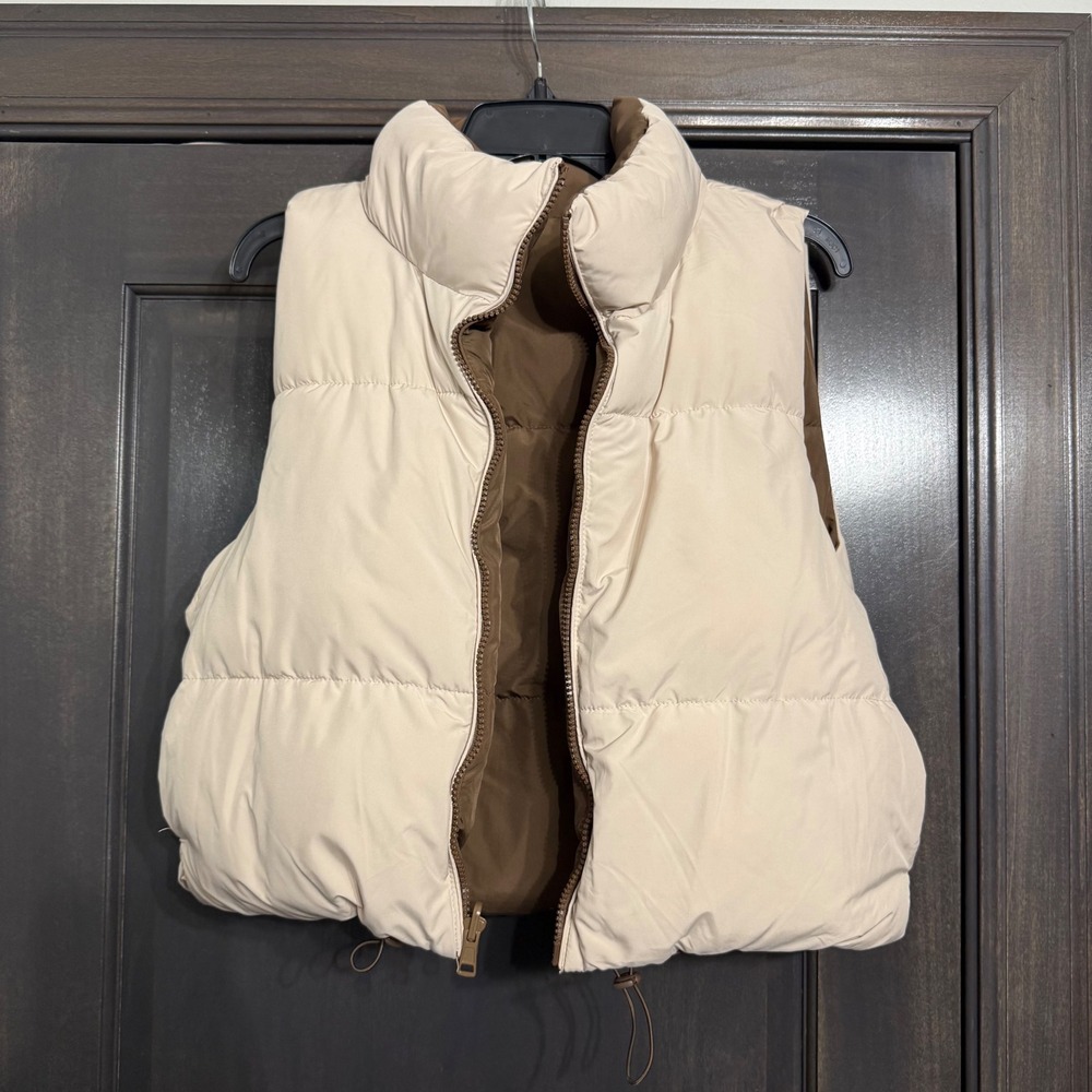 Love Tree Reversible Puffer Vest Womens Medium Beige Brown Quilted Zip Up Crop